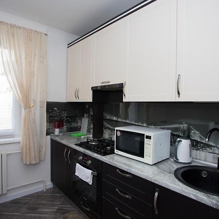 Apartament Curat Si Confortabil Str. Ismail 86 In Centrul Chisinaului Apartamento Exterior foto