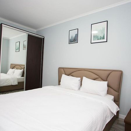 Apartament Curat Si Confortabil Str. Ismail 86 In Centrul Chisinaului Apartamento Exterior foto