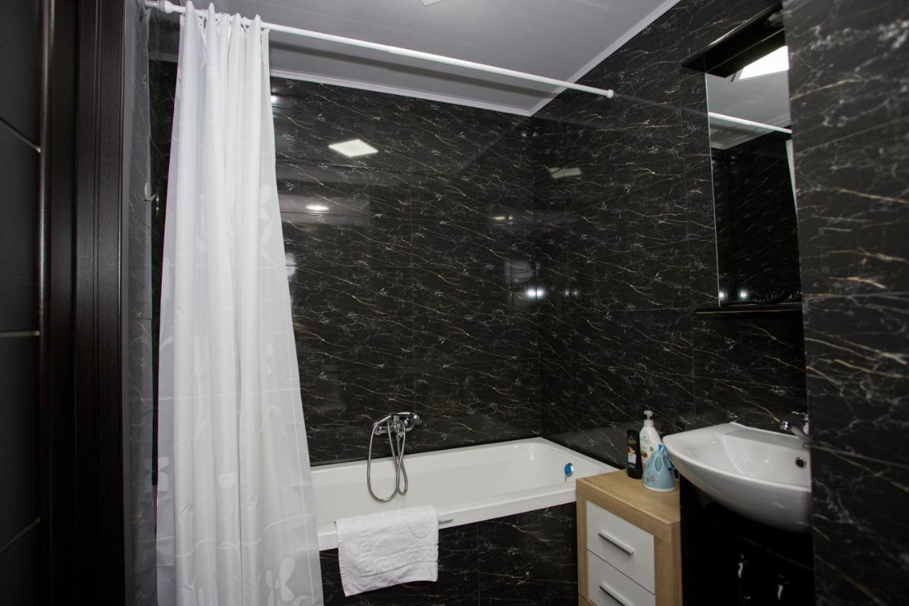 Apartament Curat Si Confortabil Str. Ismail 86 In Centrul Chisinaului Apartamento Exterior foto